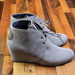 Stuart Weitzman Taupe Suede Wedge Desert Boots - 8